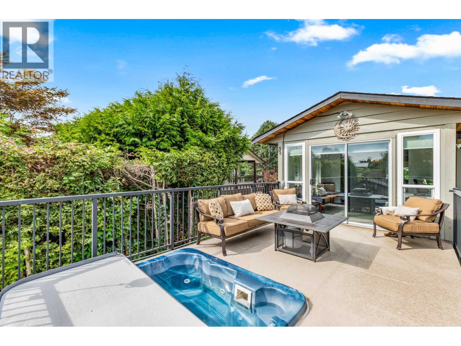 19226 HAMMOND ROAD, Pitt Meadows