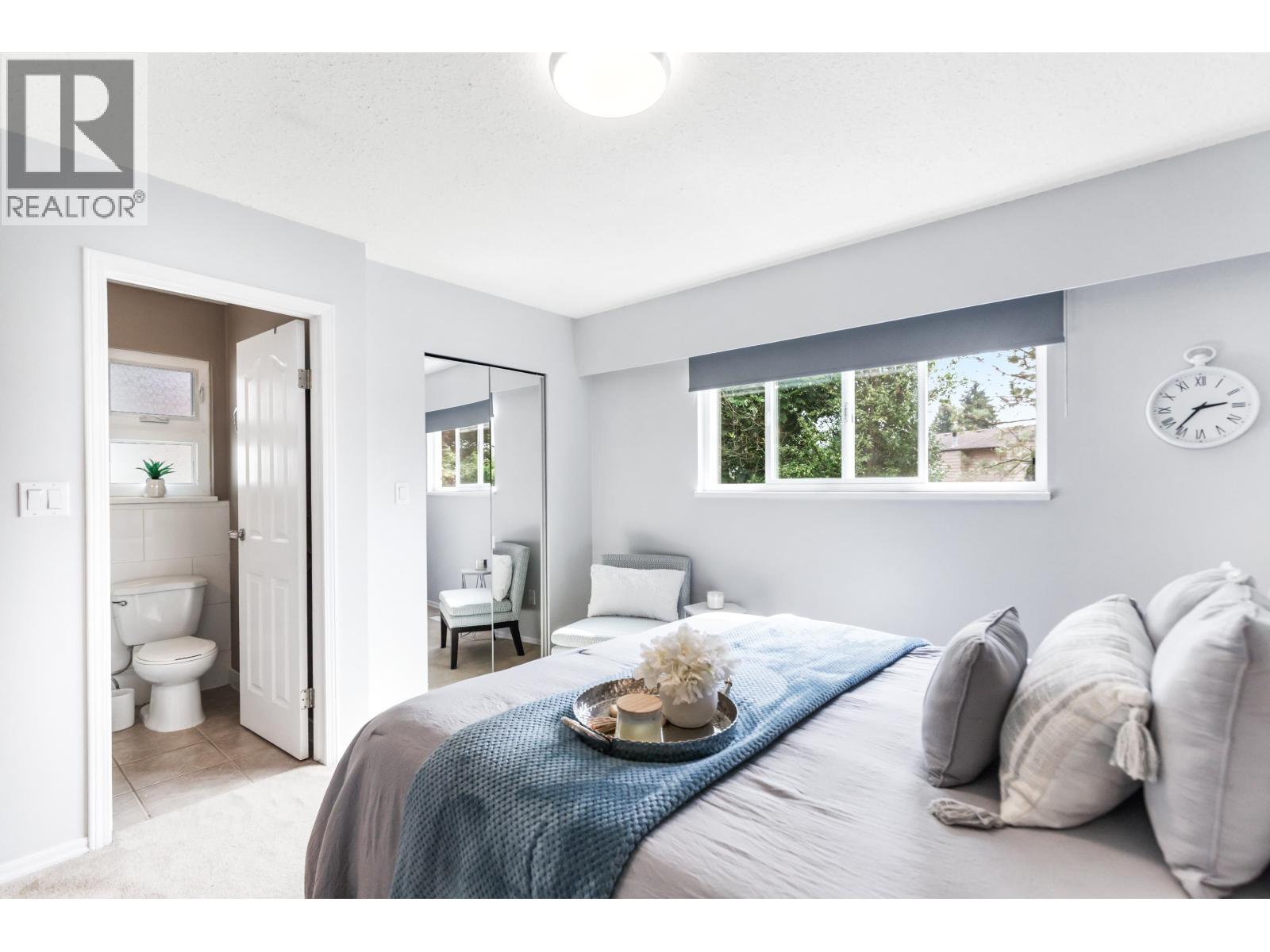 19226 HAMMOND ROAD, Pitt Meadows