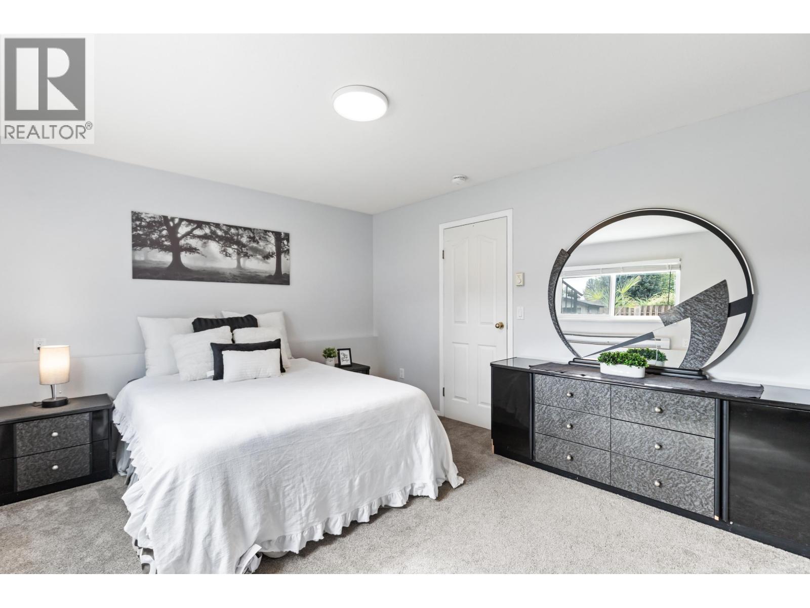 19226 HAMMOND ROAD, Pitt Meadows