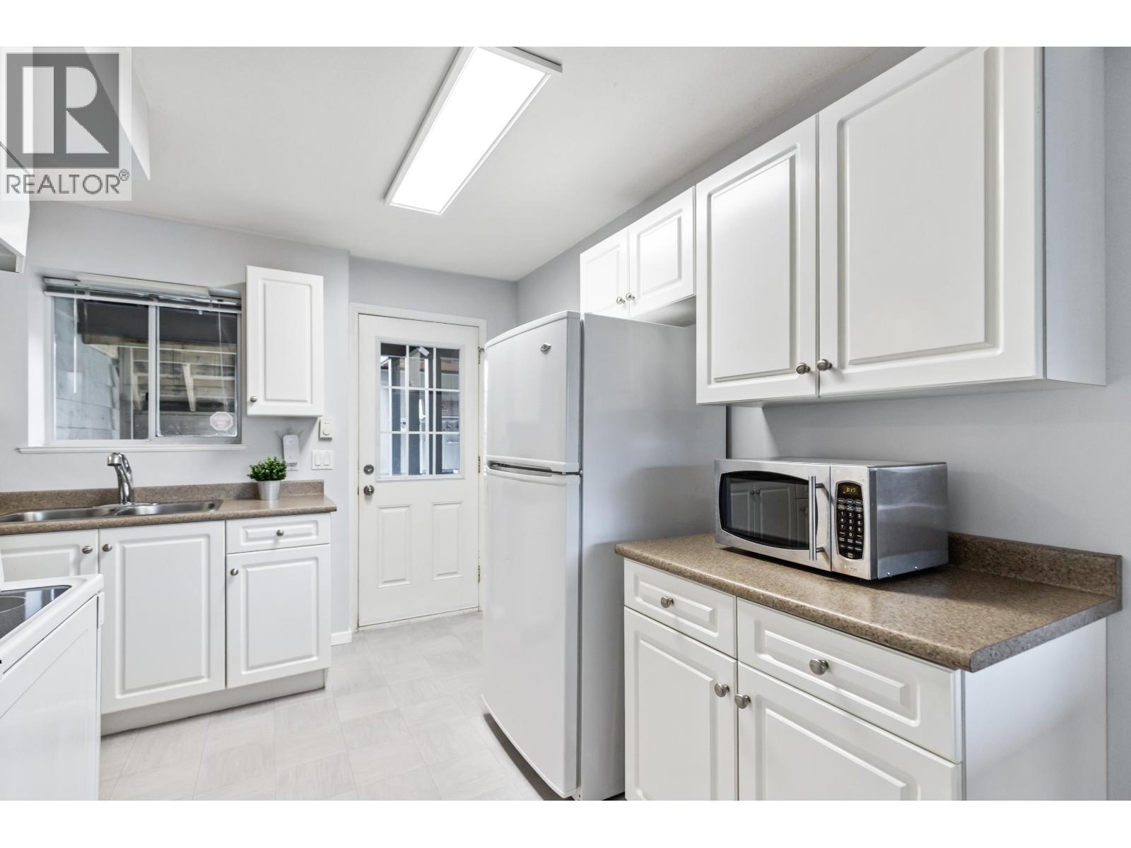 19226 HAMMOND ROAD, Pitt Meadows