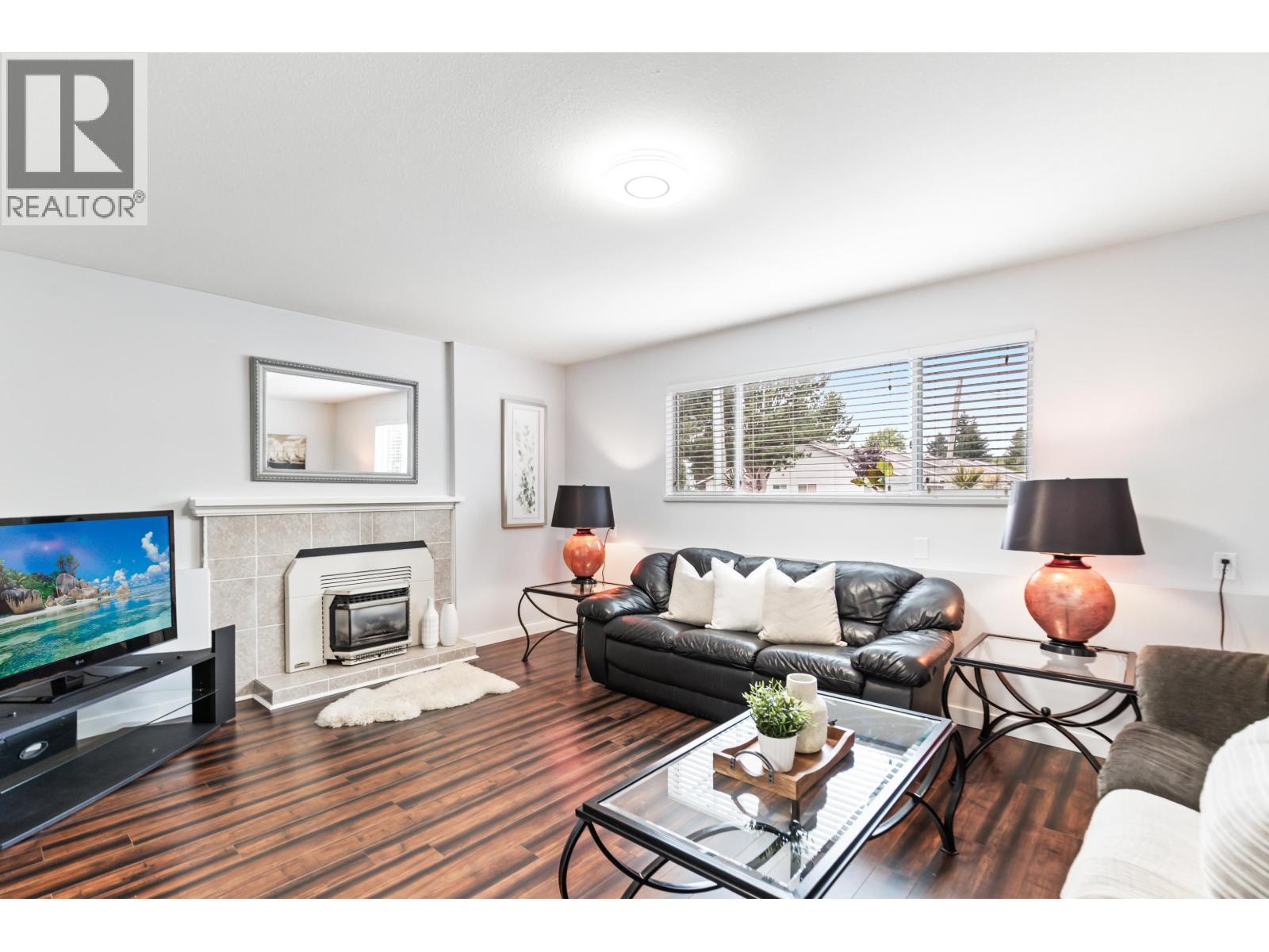 19226 HAMMOND ROAD, Pitt Meadows
