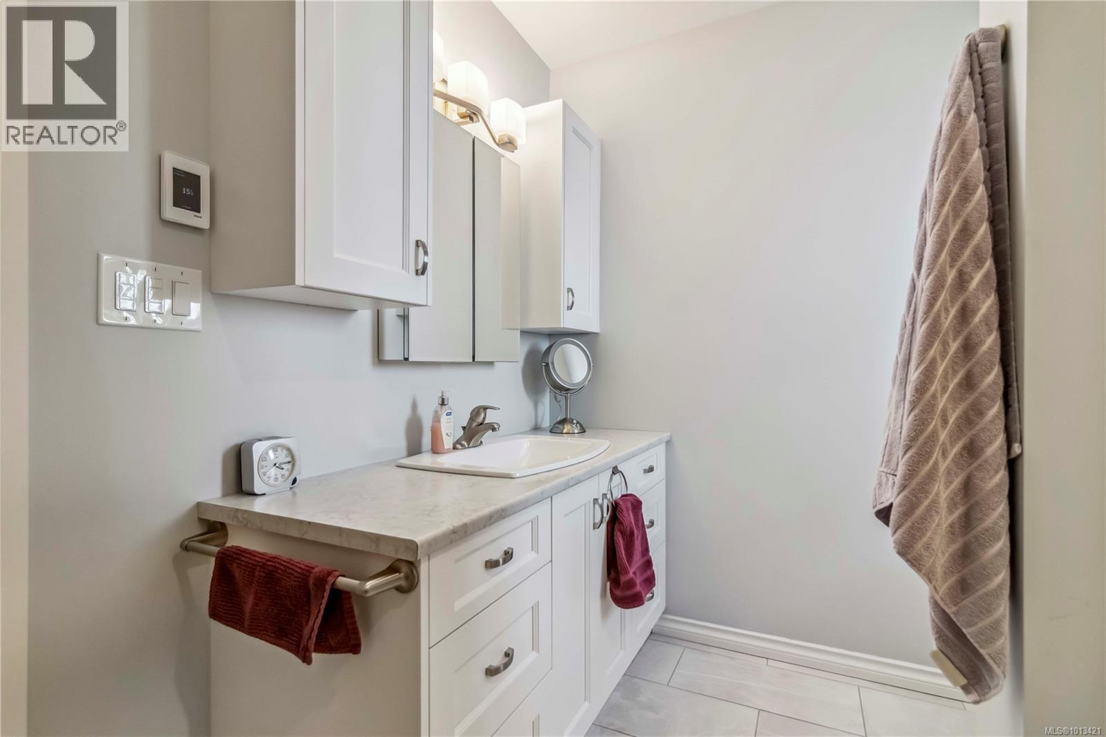 1112 Craigflower Rd, Esquimalt