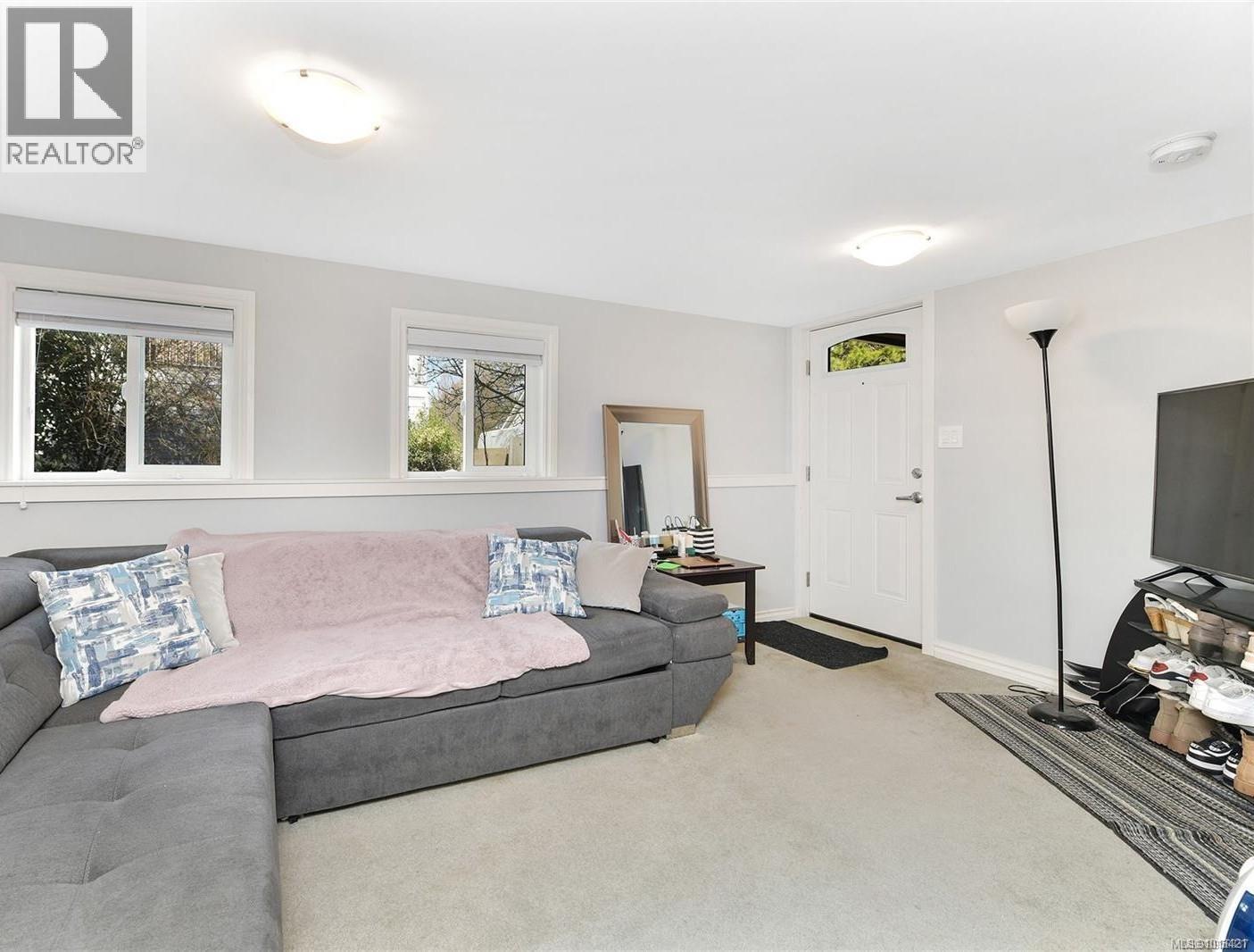1112 Craigflower Rd, Esquimalt