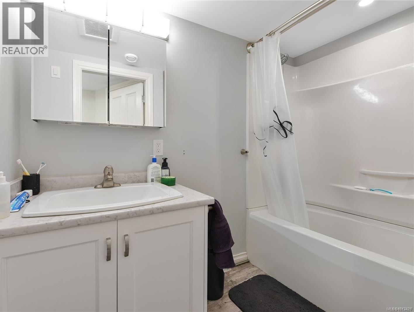 1112 Craigflower Rd, Esquimalt