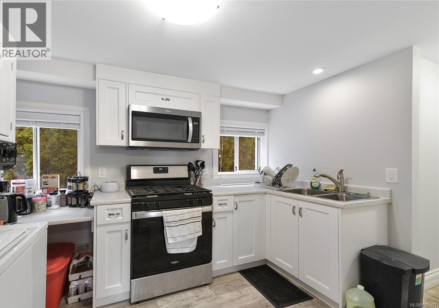 1112 Craigflower Rd, Esquimalt