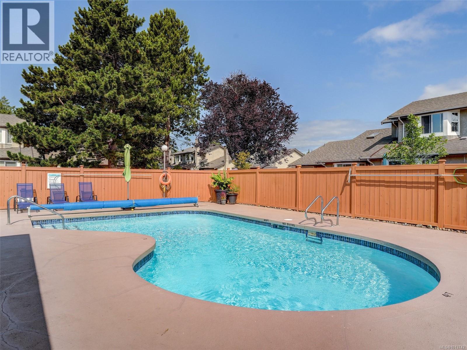 45 2070 Amelia Ave, Sidney
