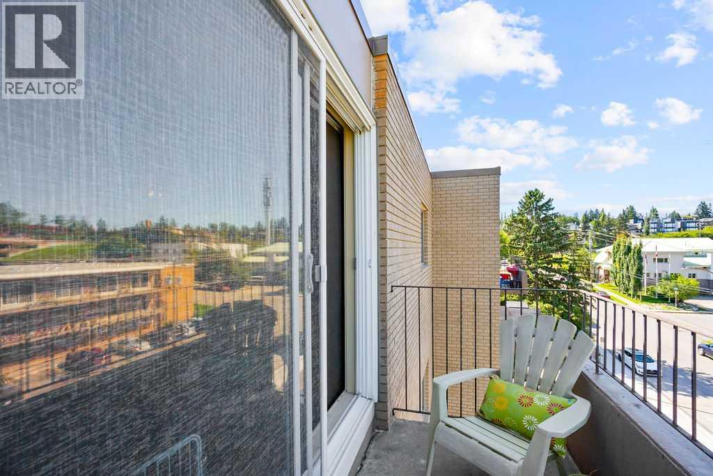 Single Family House for Sale in   A Street SW Bankview Calgary 