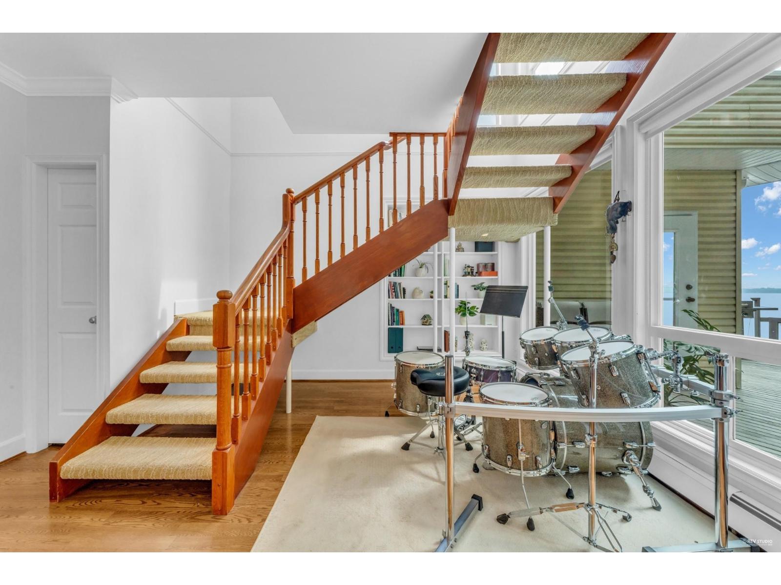 14104 MARINE DRIVE, White Rock