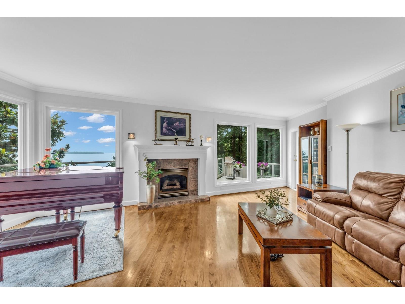 14104 MARINE DRIVE, White Rock
