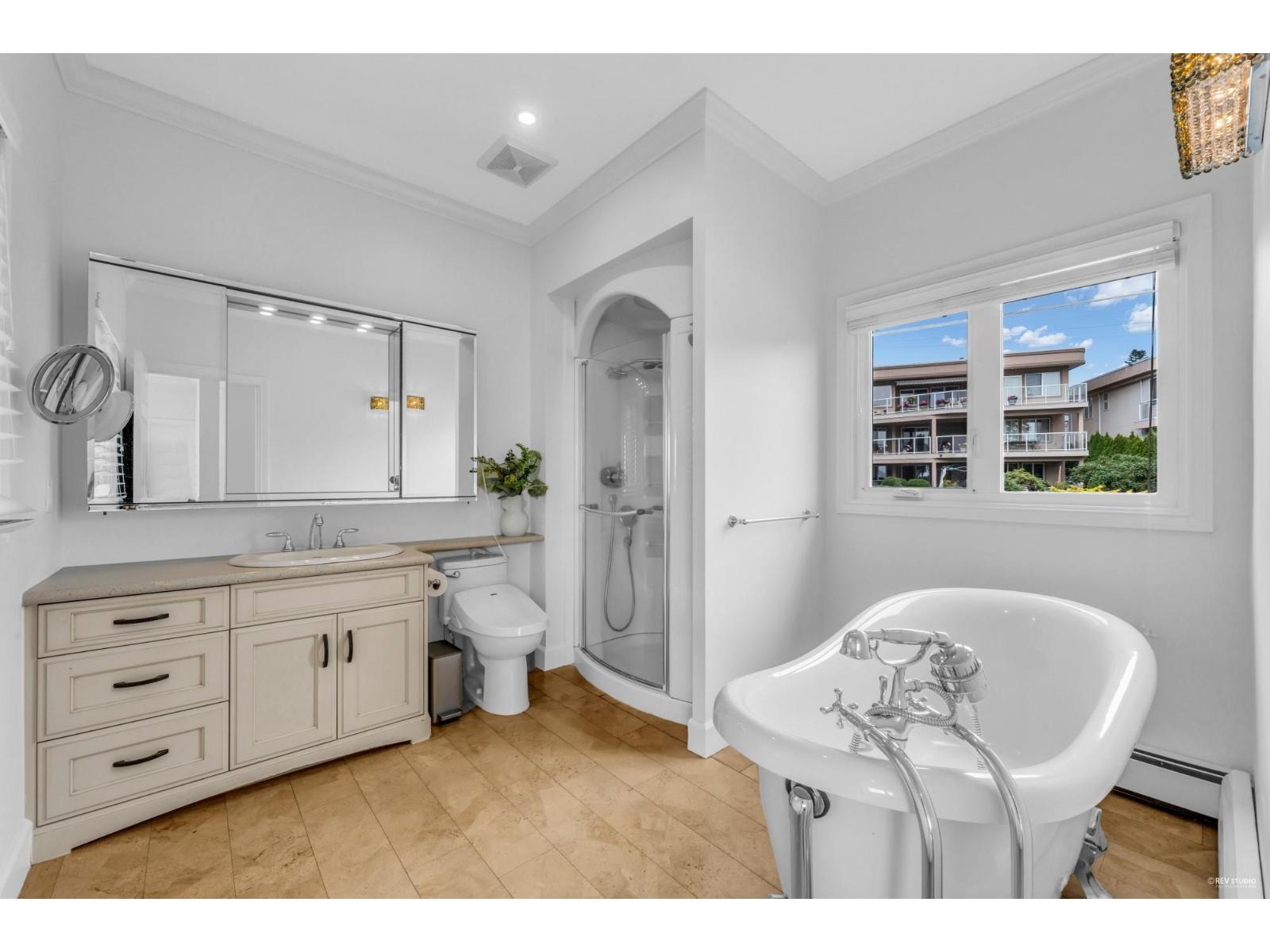 14104 MARINE DRIVE, White Rock