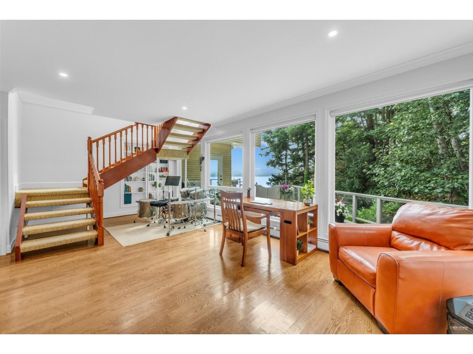 14104 MARINE DRIVE, White Rock