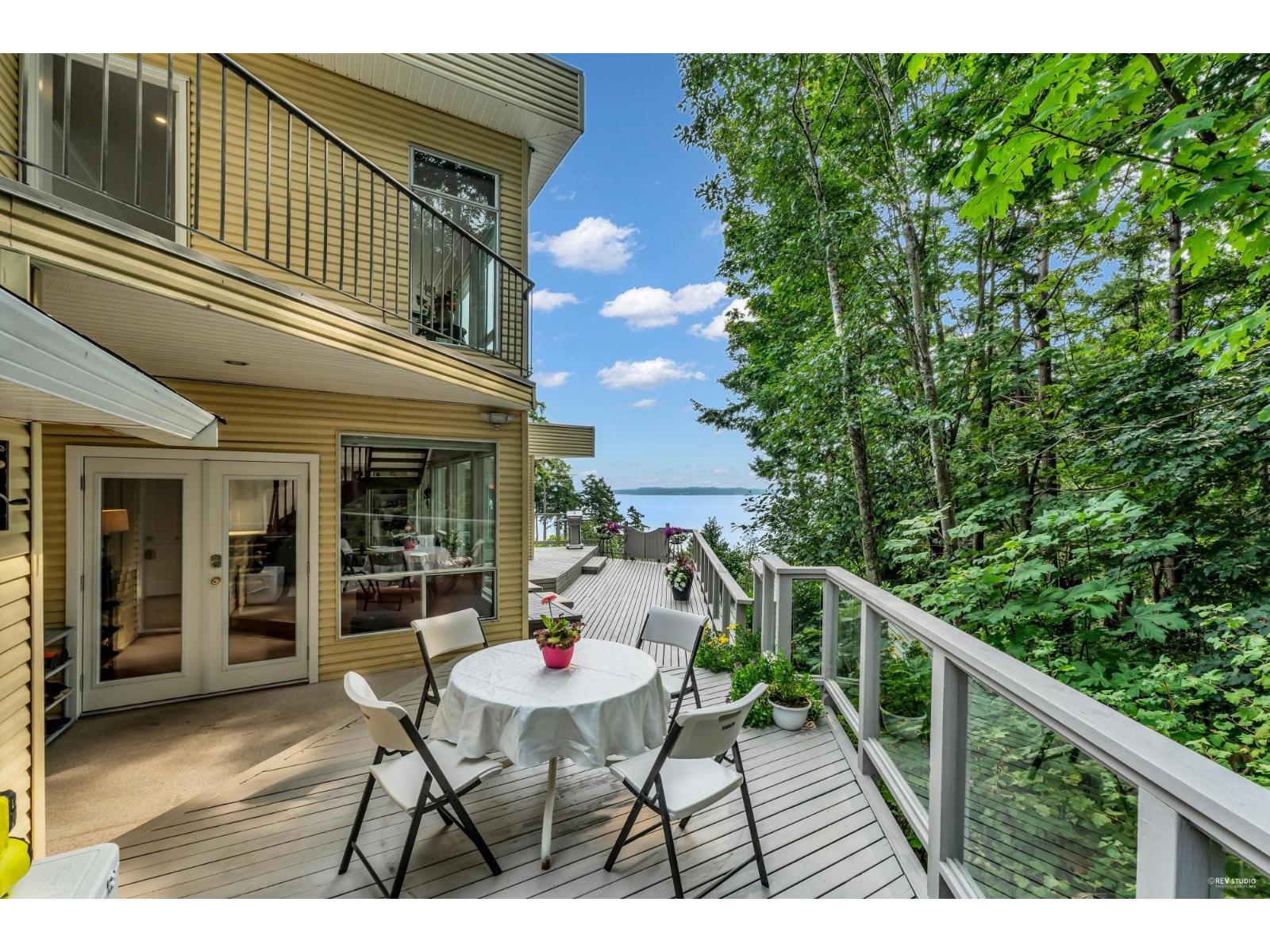 14104 MARINE DRIVE, White Rock