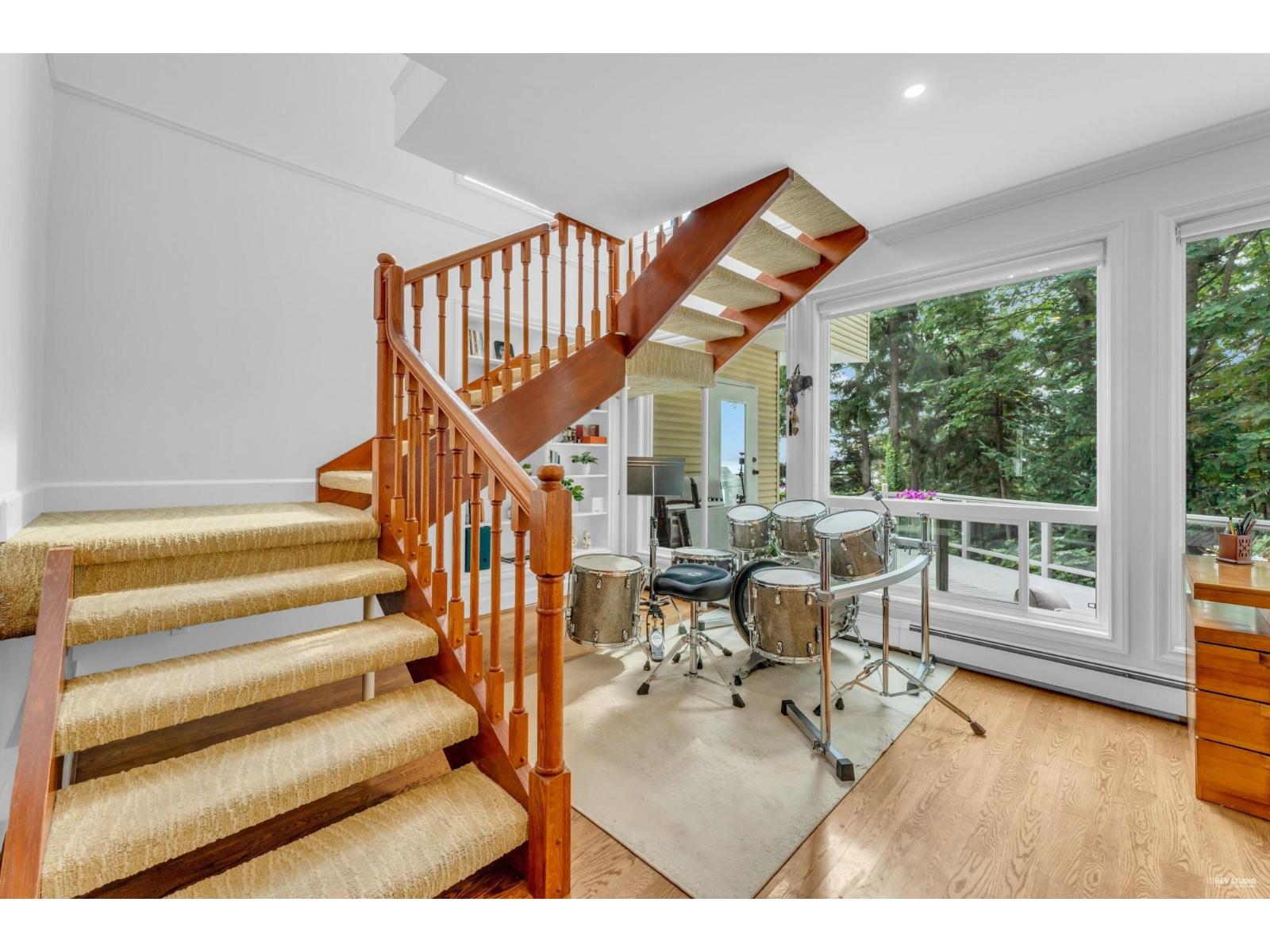 14104 MARINE DRIVE, White Rock