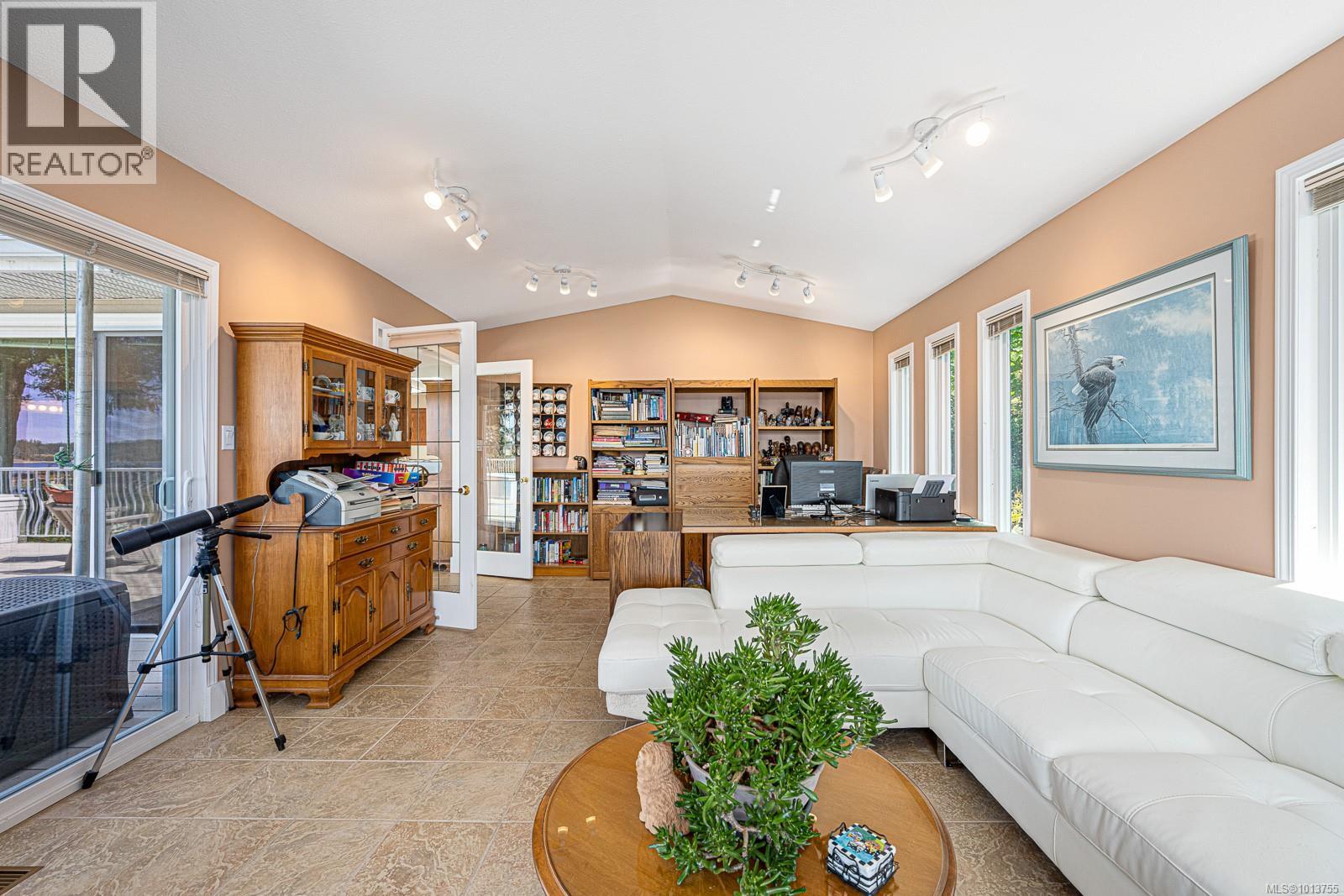 200 Crome Point Rd, Bowser
