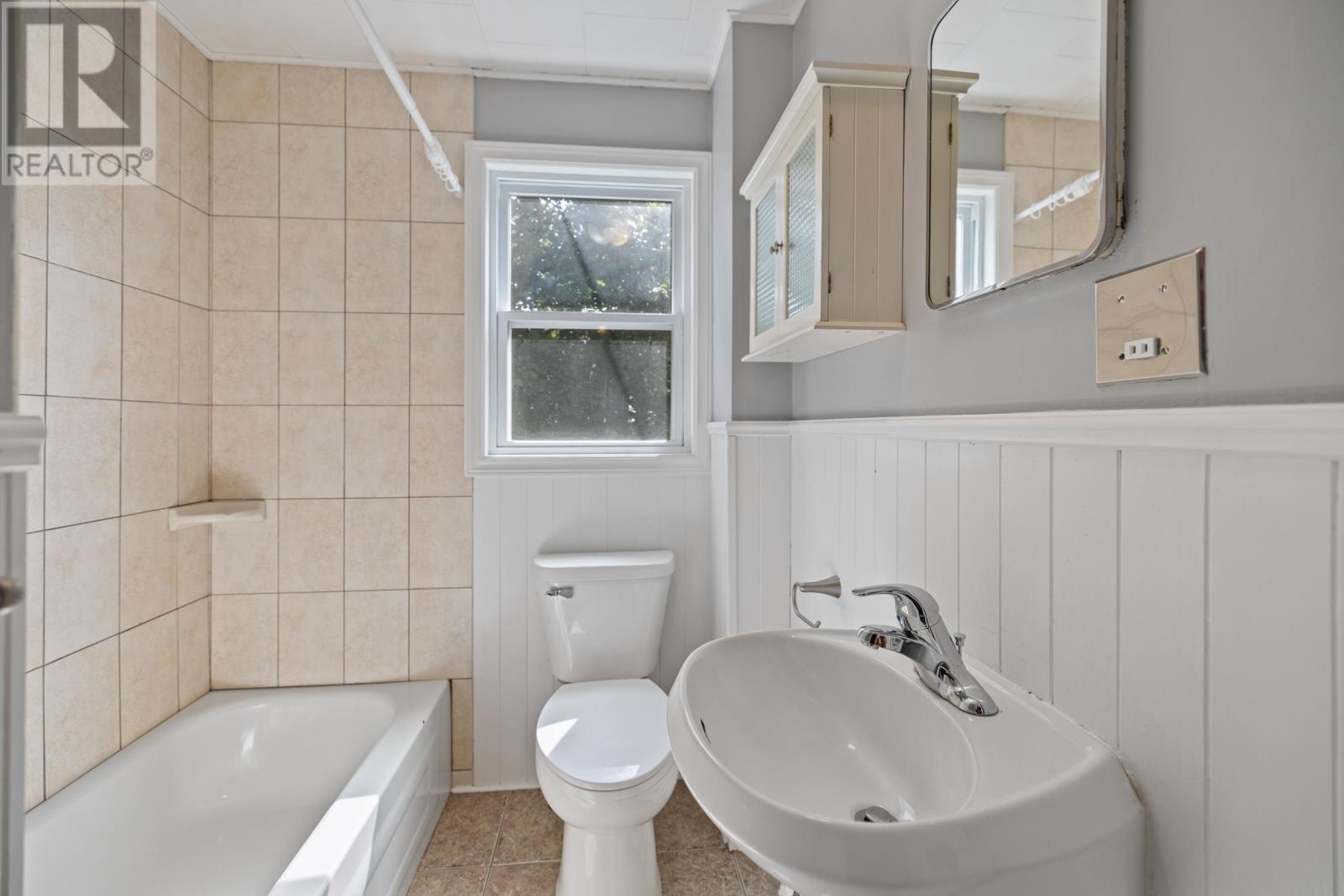 Multi-family House for Sale in  Ralden Avenue Sherwood 