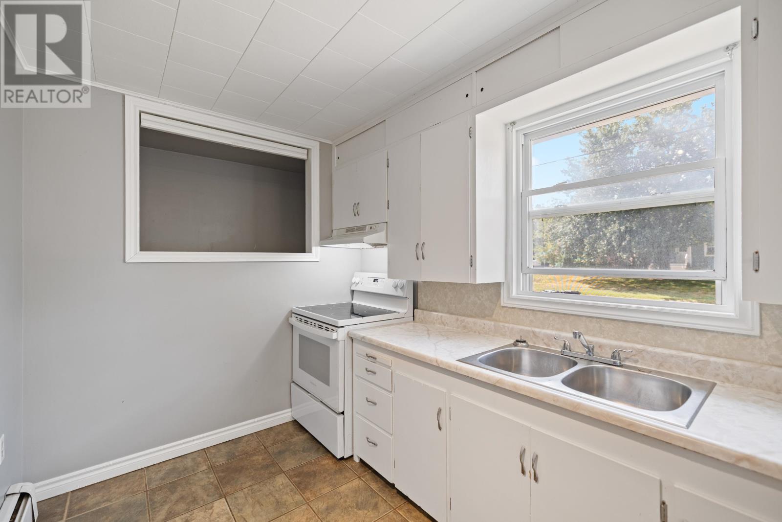 Multi-family House for Sale in  Ralden Avenue Sherwood 