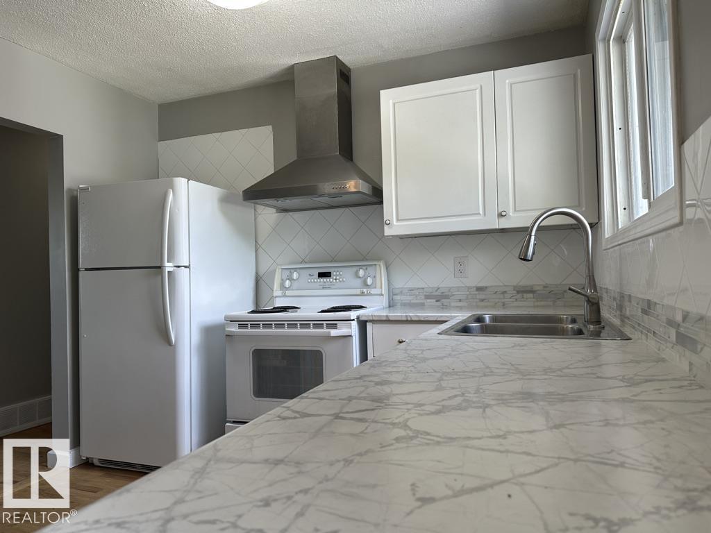 Single Family House Bungalow for Sale in /  AV NW Edmonton 