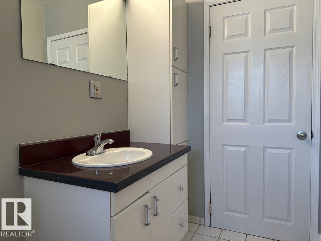 Single Family House Bungalow for Sale in /  AV NW Edmonton 