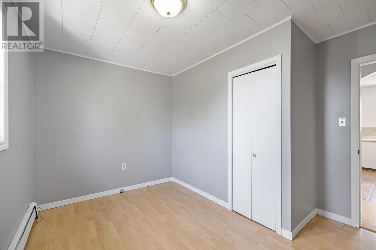 Single Family House Character for Sale in  Ralden Avenue Sherwood 