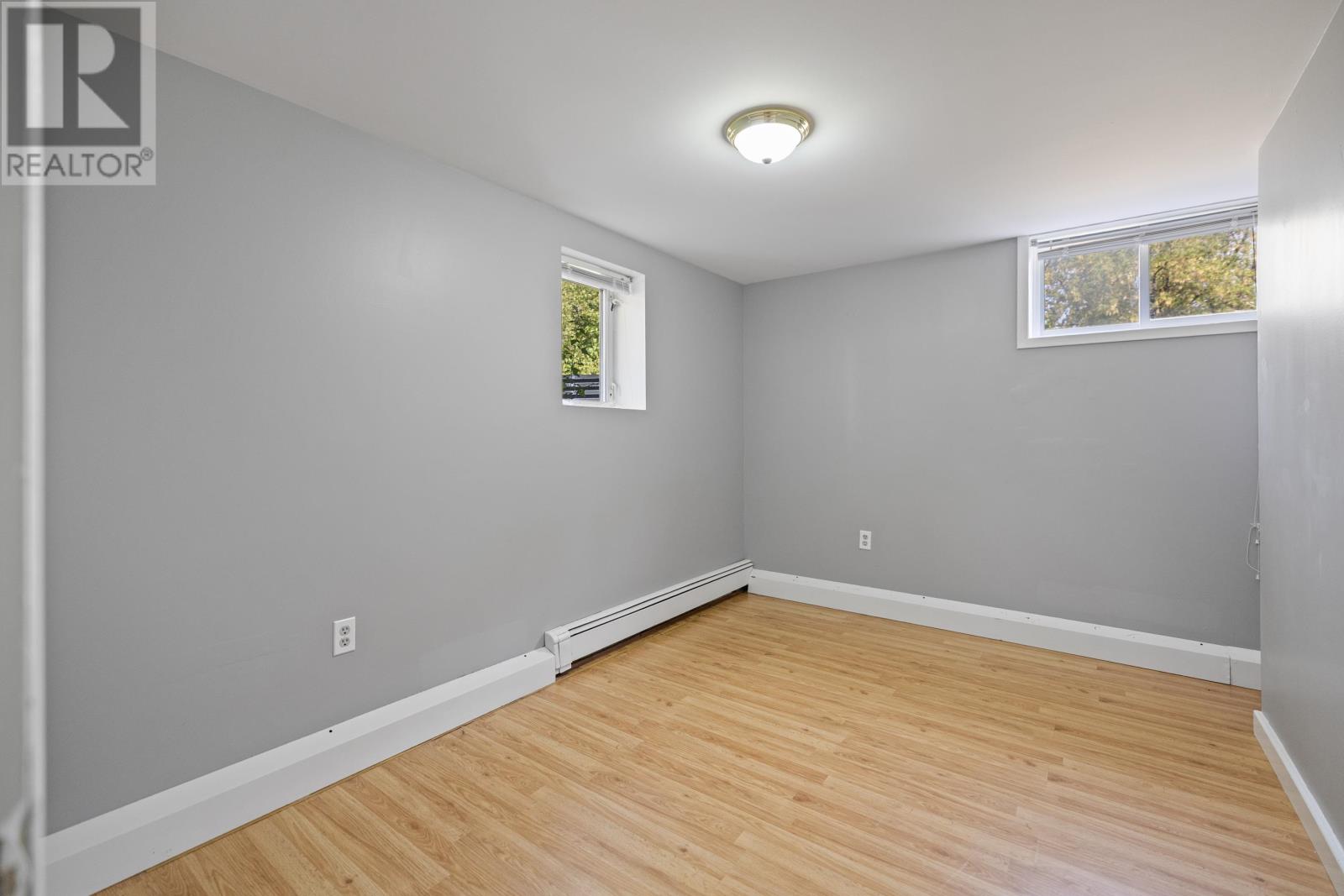 Single Family House Character for Sale in  Ralden Avenue Sherwood 