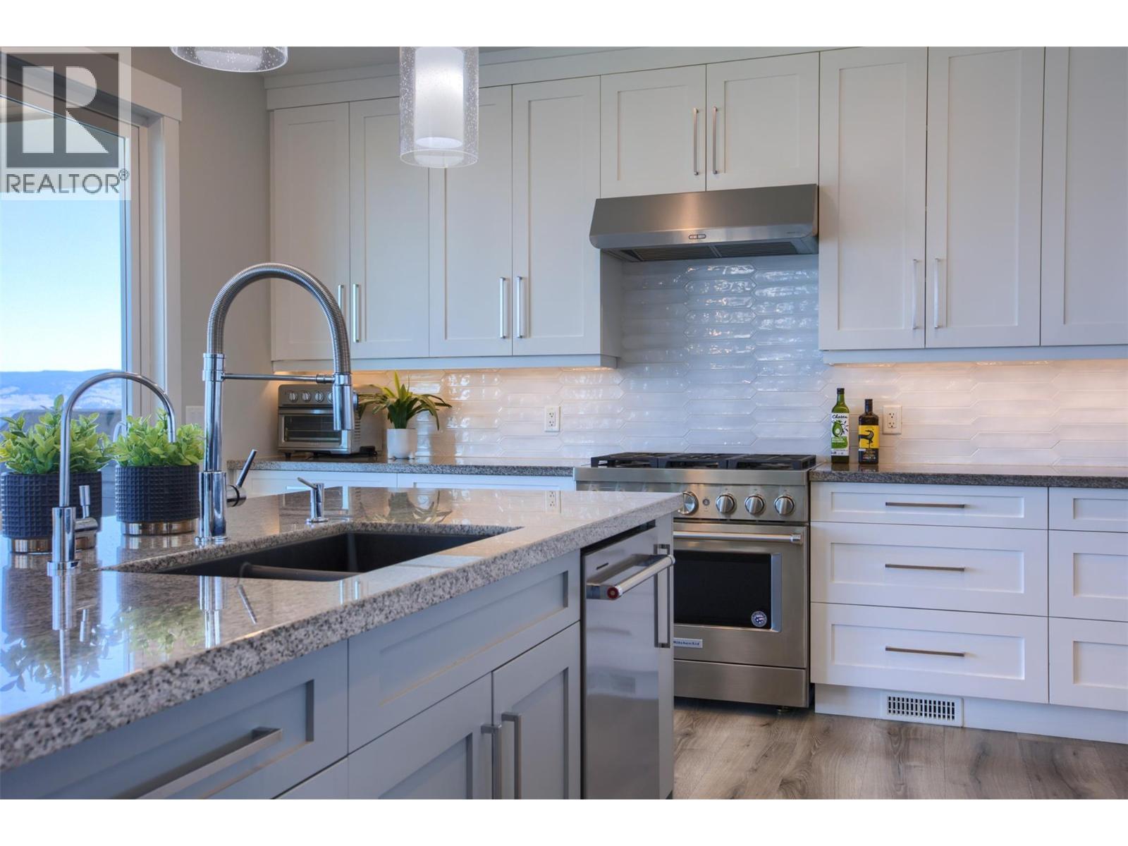  446 Hawk Hill Drive, Kelowna