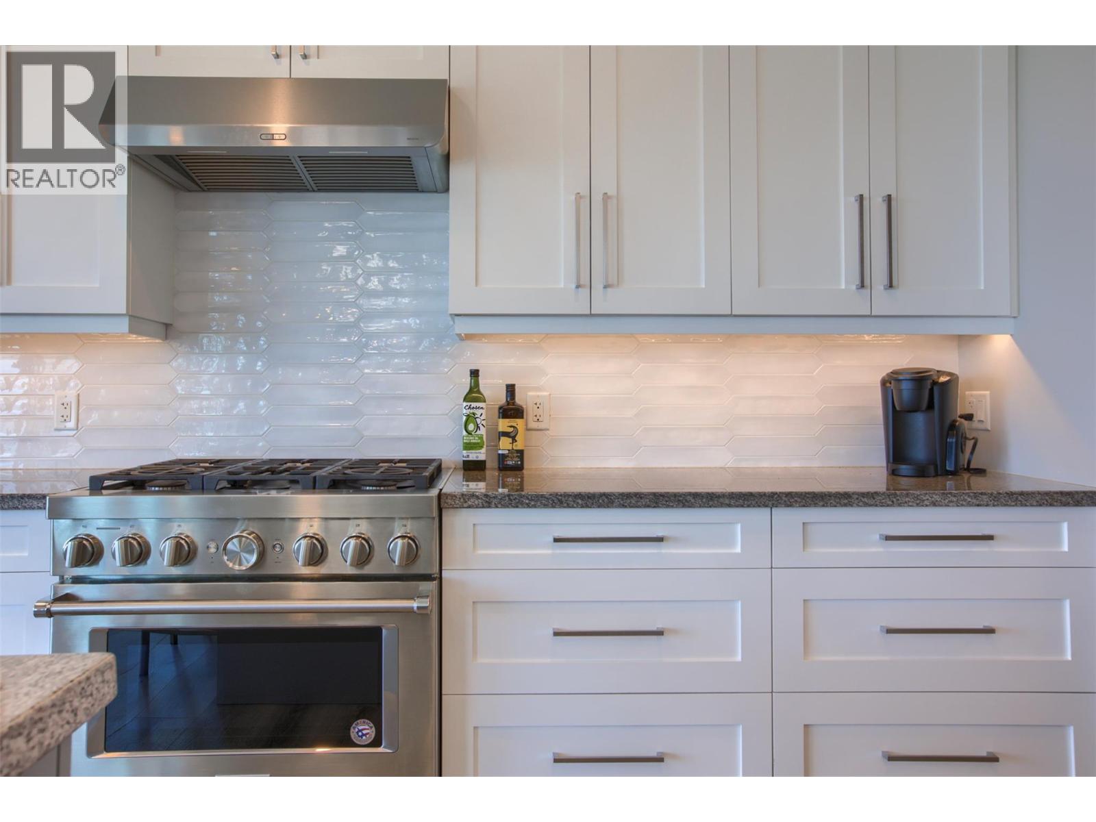  446 Hawk Hill Drive, Kelowna