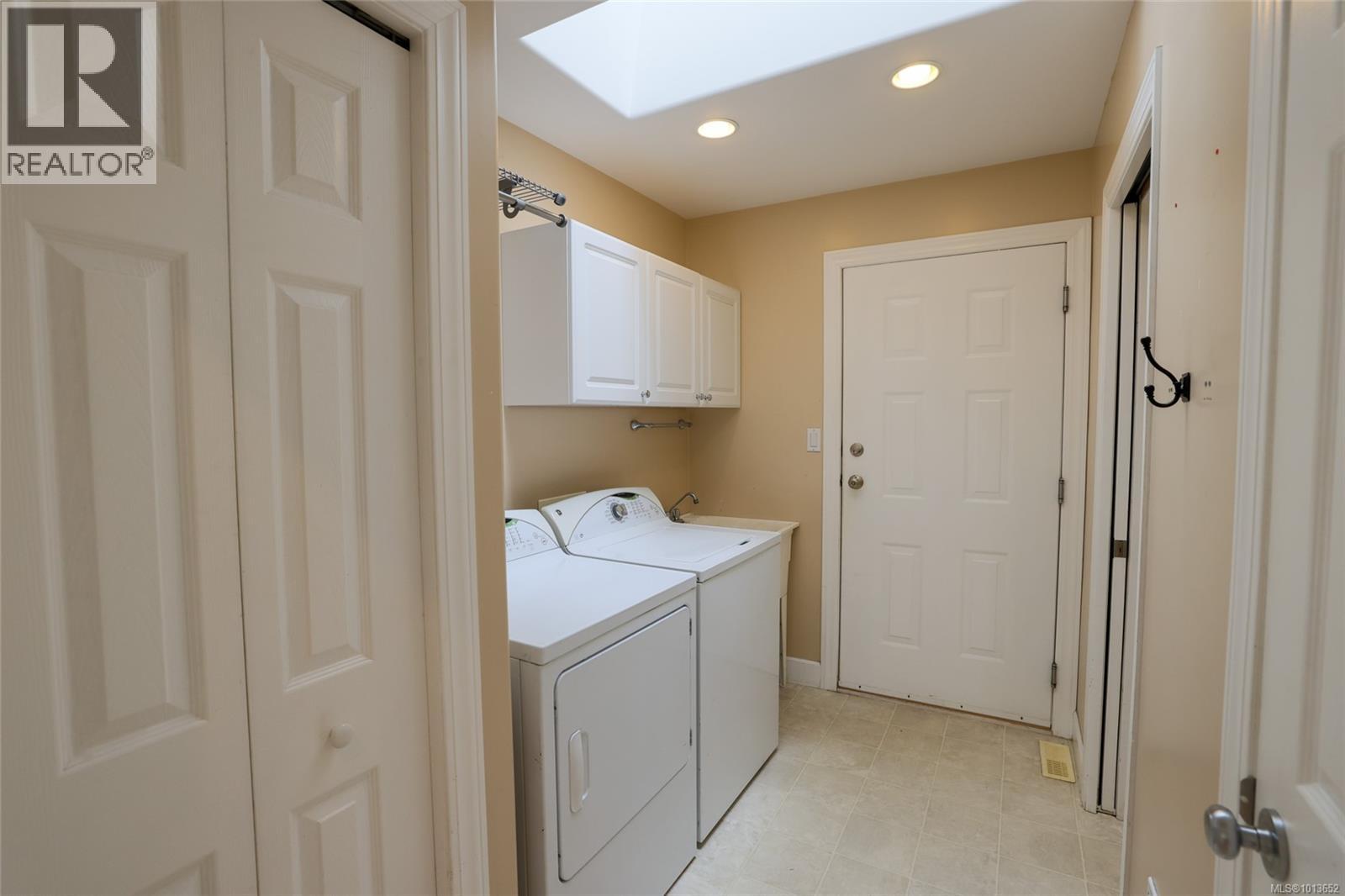4175 Byng Rd, Port Hardy