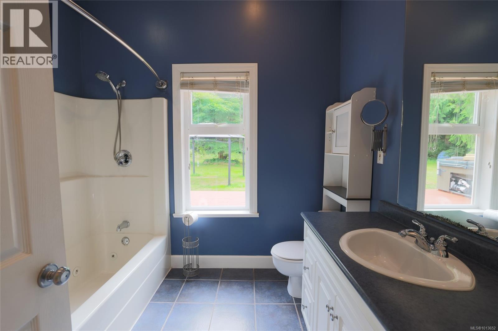 4175 Byng Rd, Port Hardy