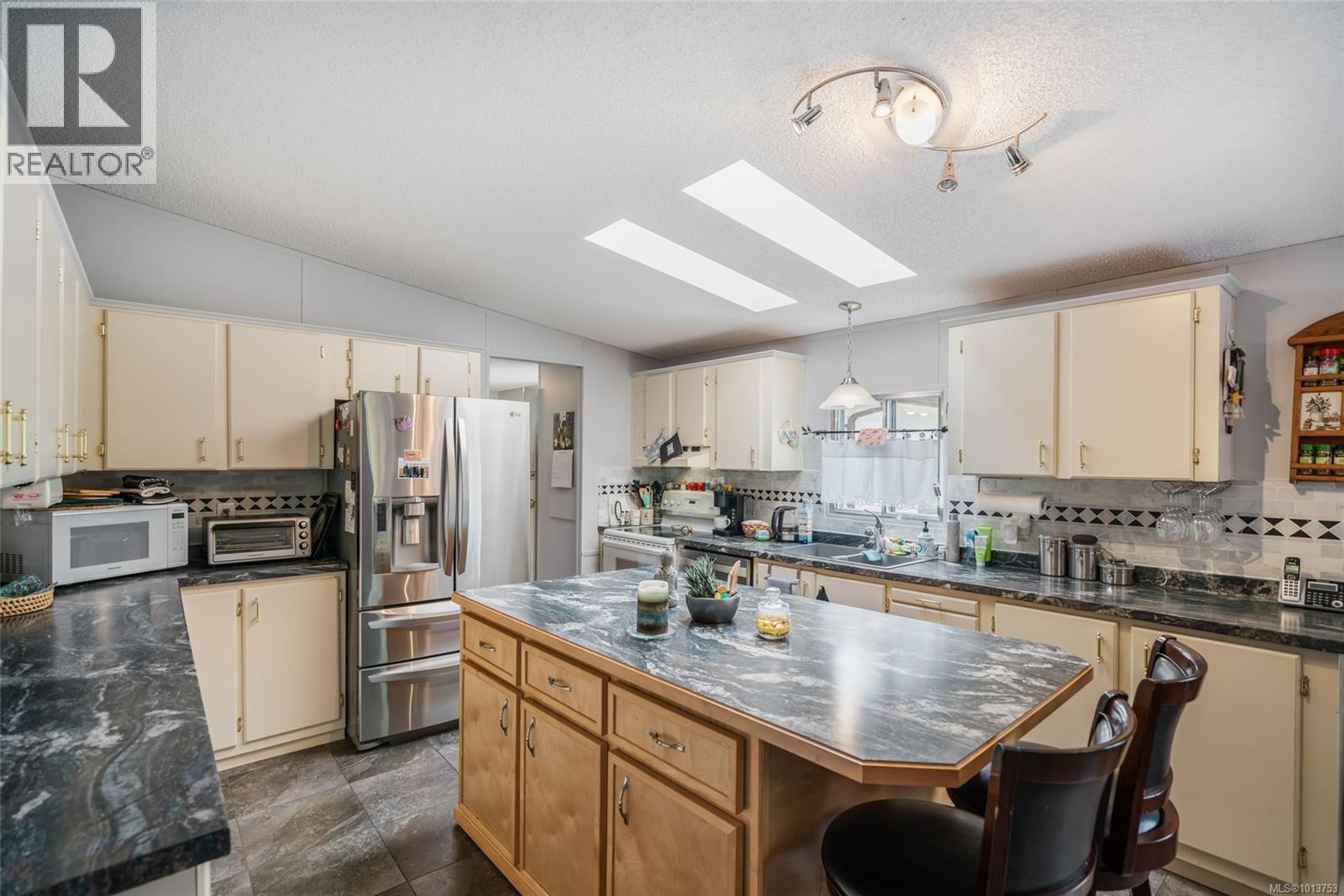 7442 Yake Rd, Fanny Bay