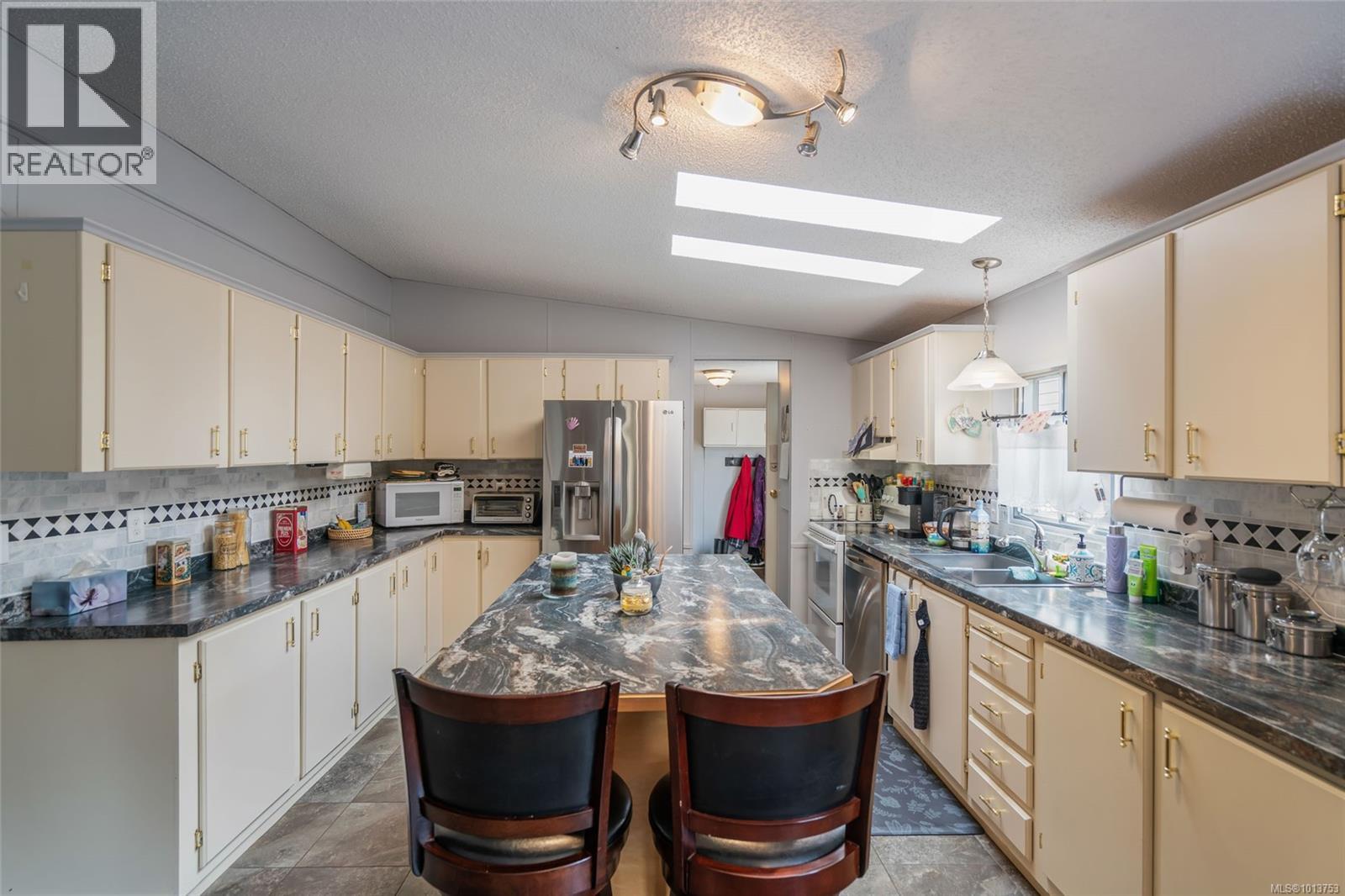 7442 Yake Rd, Fanny Bay