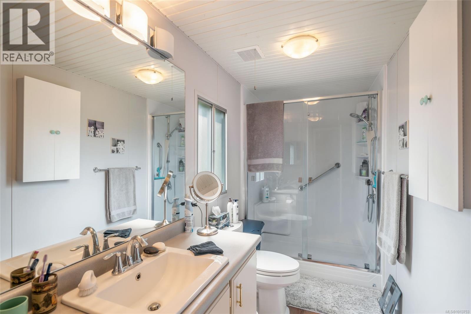 7442 Yake Rd, Fanny Bay