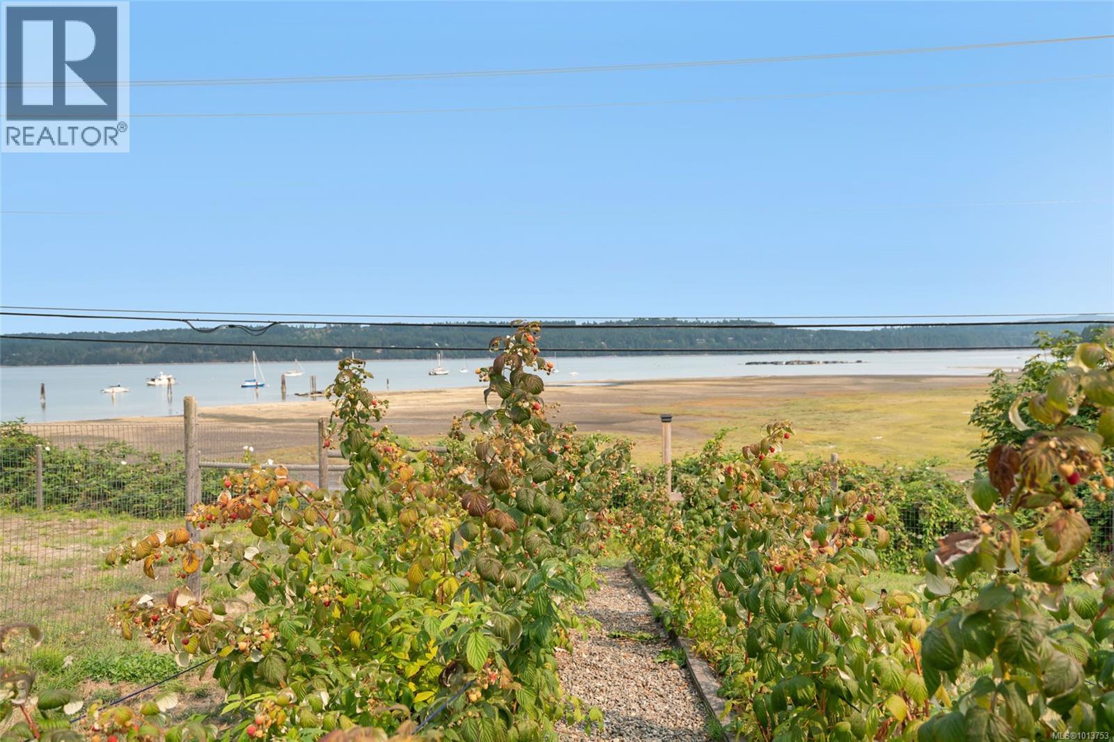 7442 Yake Rd, Fanny Bay