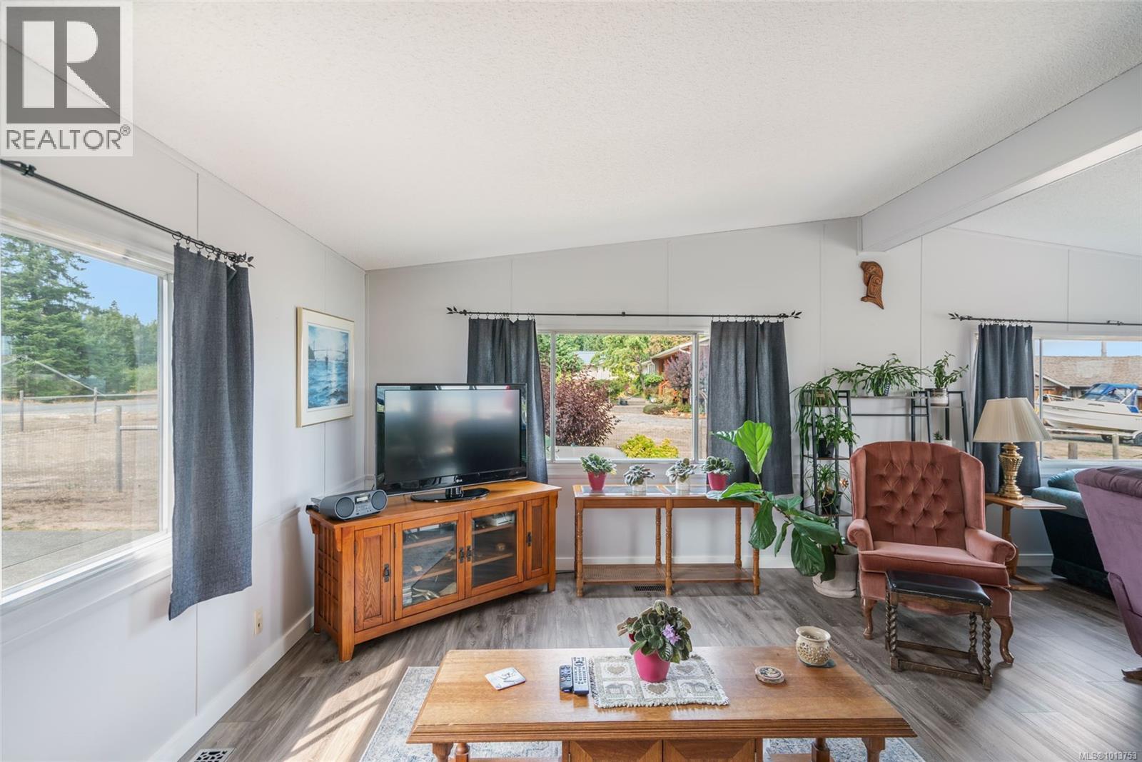 7442 Yake Rd, Fanny Bay