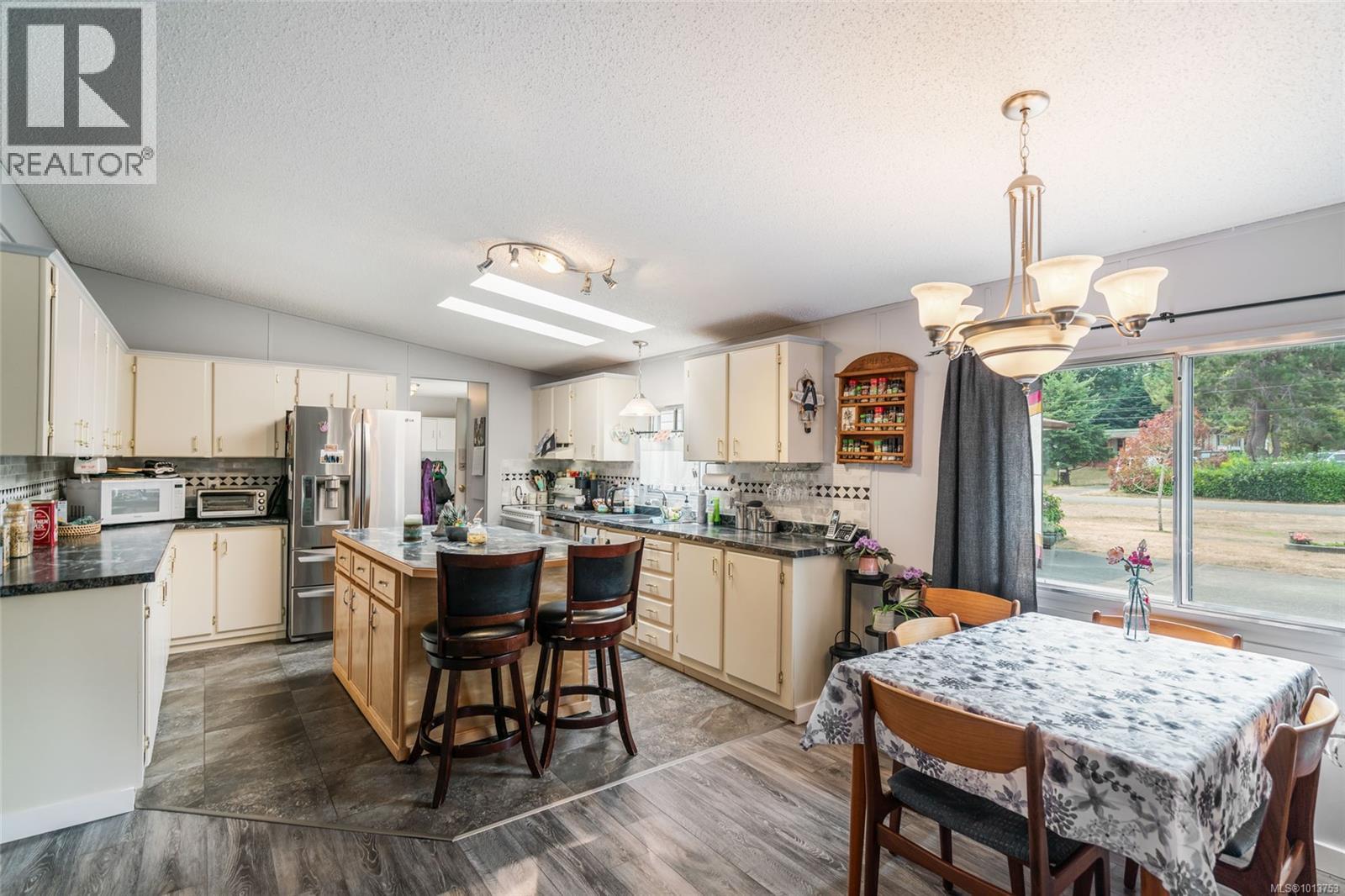 7442 Yake Rd, Fanny Bay