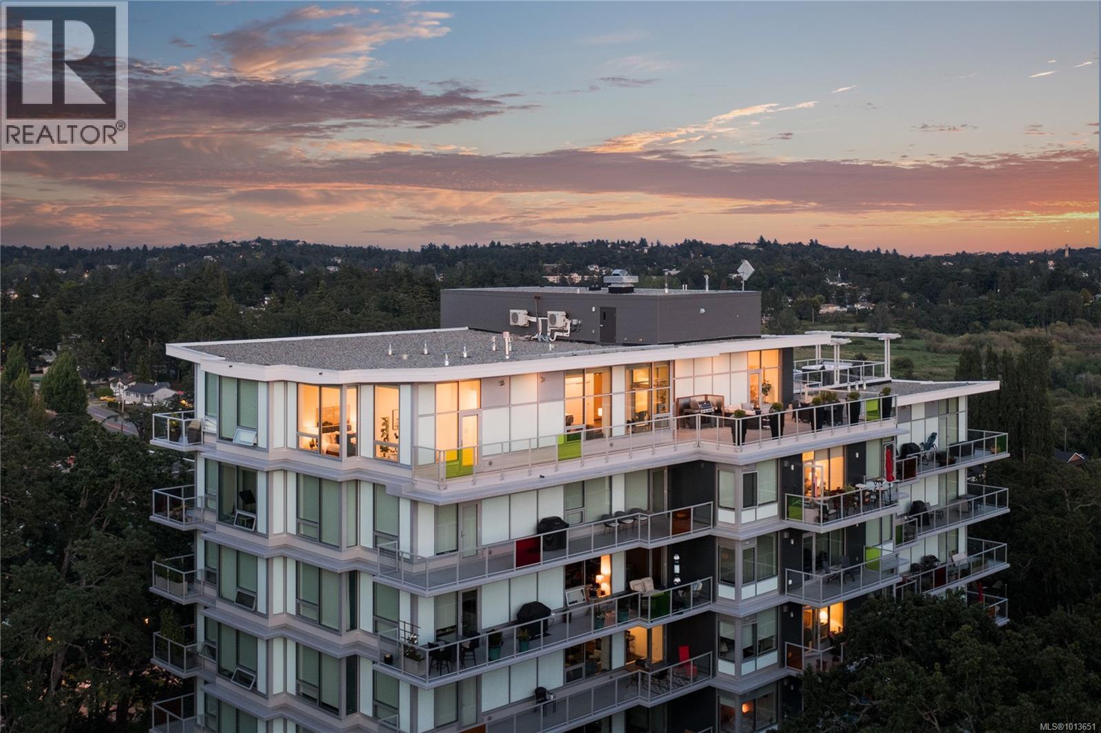 PH902 4009 Rainbow Hill Lane, Saanich
