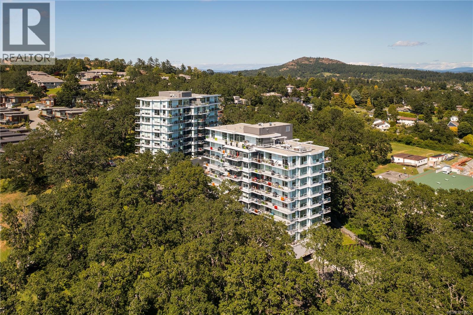PH902 4009 Rainbow Hill Lane, Saanich
