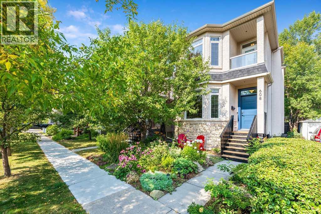608 12 Avenue NE, Calgary, Alberta