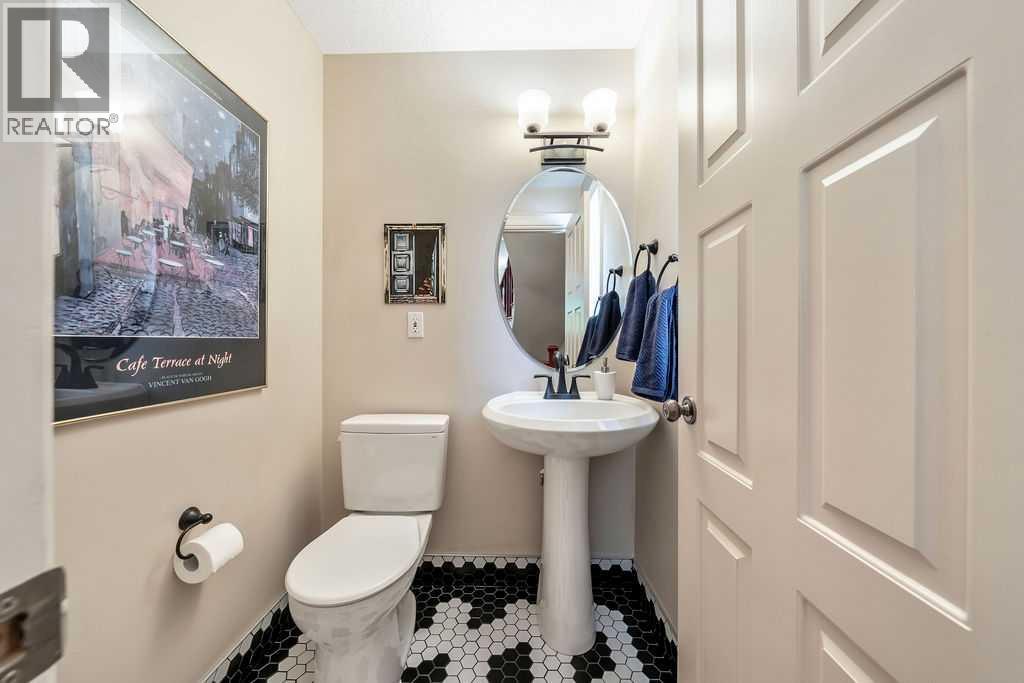 Single Family House for Sale in   Avenue NE Renfrew Calgary 