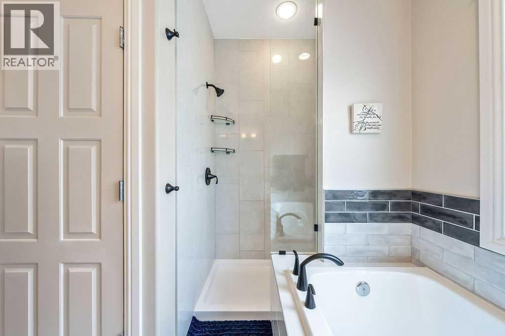 Single Family House for Sale in   Avenue NE Renfrew Calgary 