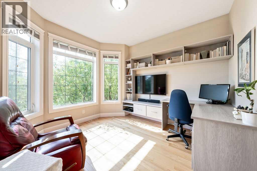 Single Family House for Sale in   Avenue NE Renfrew Calgary 