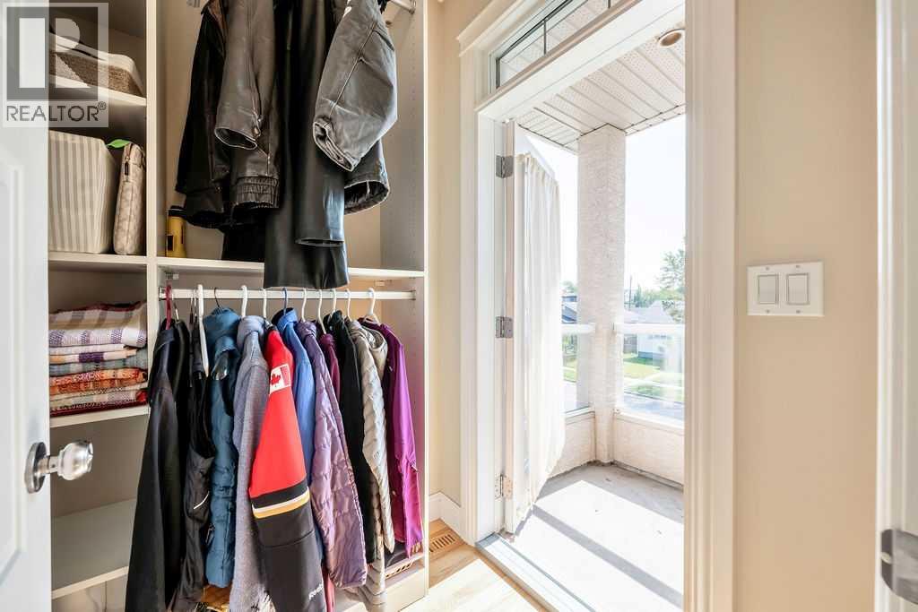 Single Family House for Sale in   Avenue NE Renfrew Calgary 