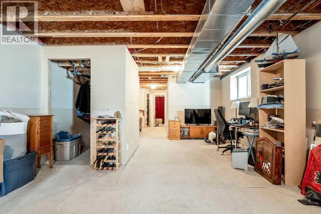 Single Family House for Sale in   Avenue NE Renfrew Calgary 