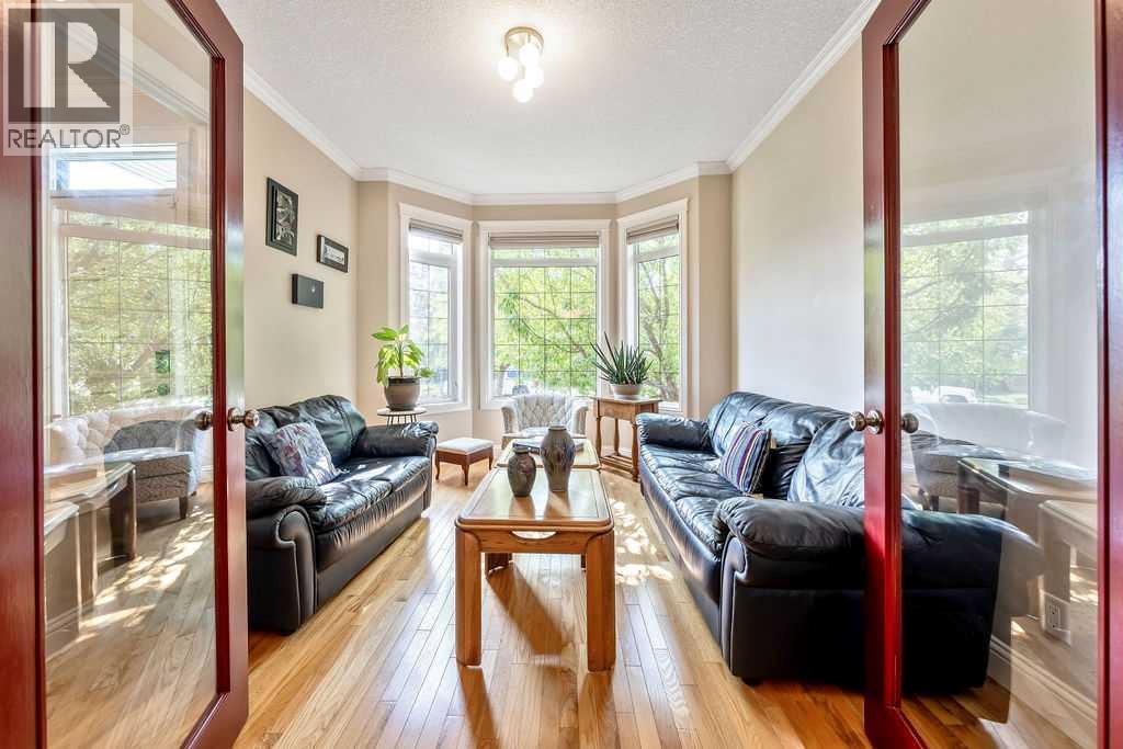 Single Family House for Sale in   Avenue NE Renfrew Calgary 