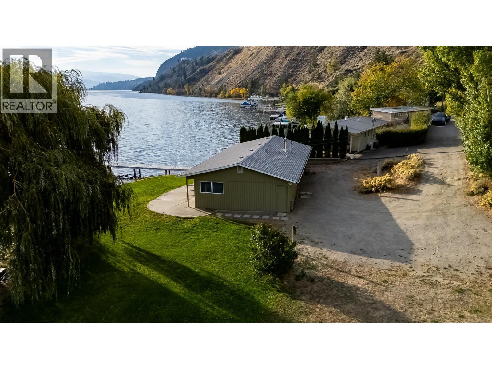 475 North Beach Road, Summerland