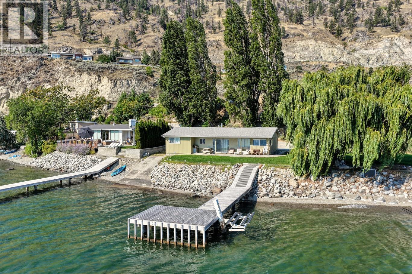 475 North Beach Road, Summerland