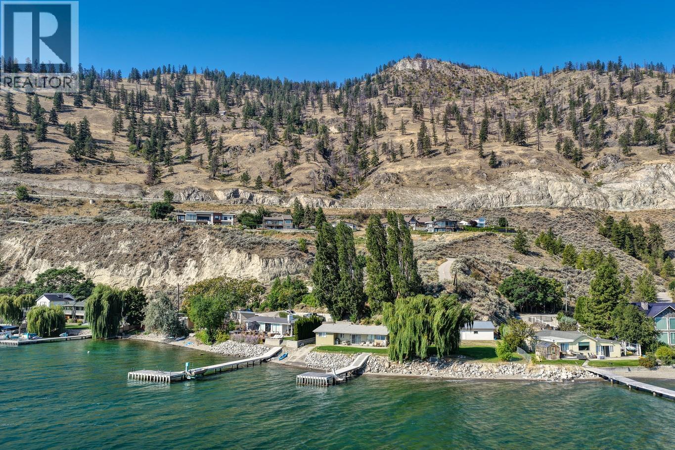 475 North Beach Road, Summerland