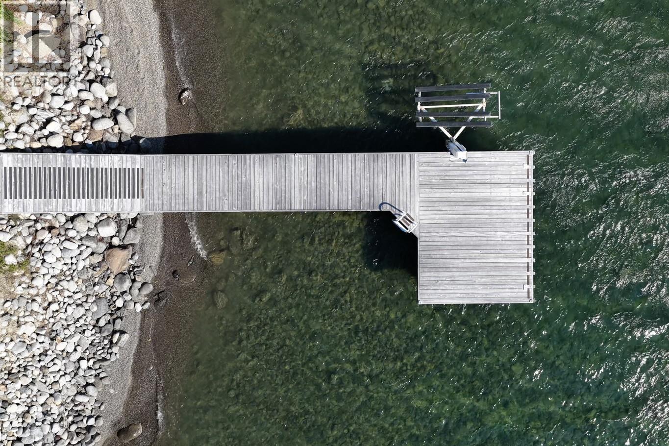 475 North Beach Road, Summerland