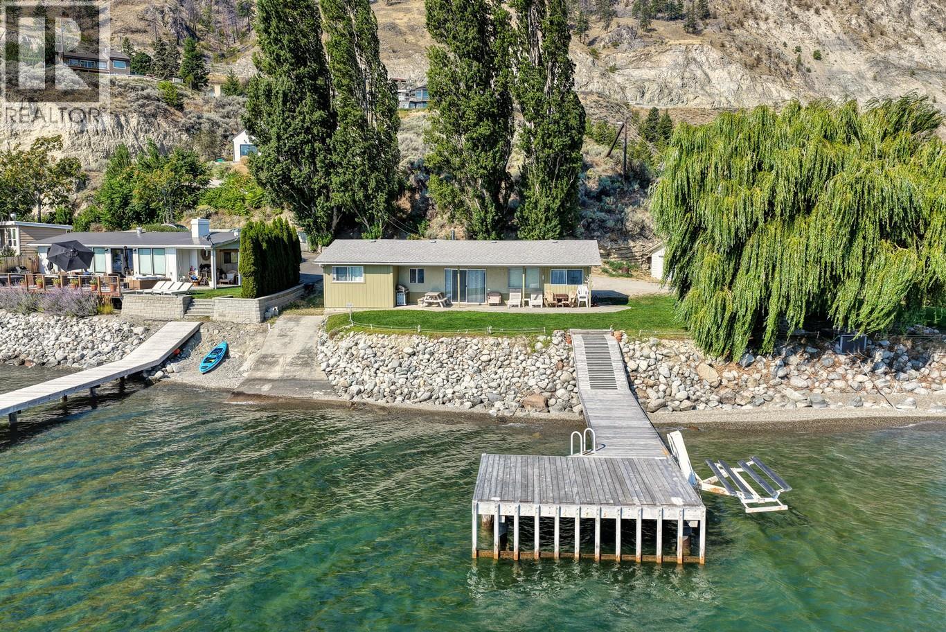 475 North Beach Road, Summerland