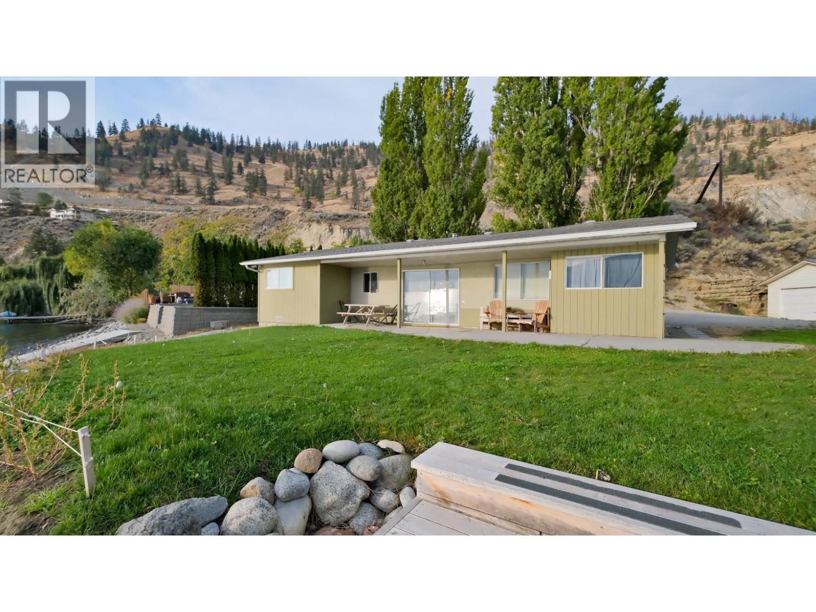 475 North Beach Road, Summerland