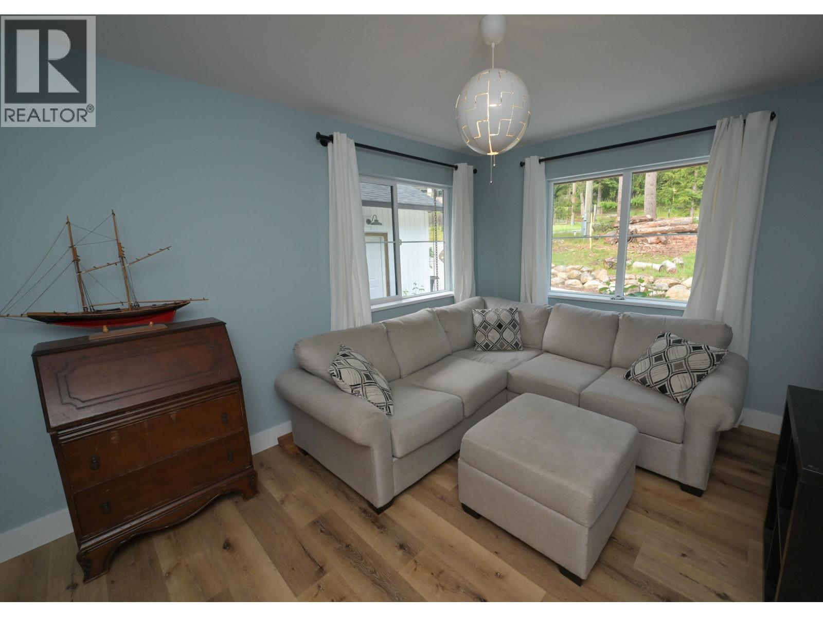 8097 SOUTHWOOD ROAD, Halfmoon Bay